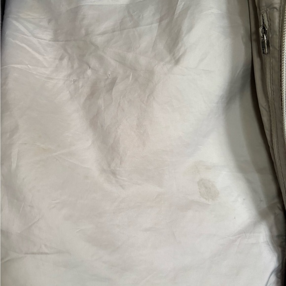 Patagonia Women's Light Silver Quilted Puffer Jacket - Picture 7 of 11